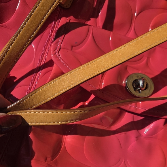 Coach Pink and Tan Shoulder Bag - Picture 3 of 15